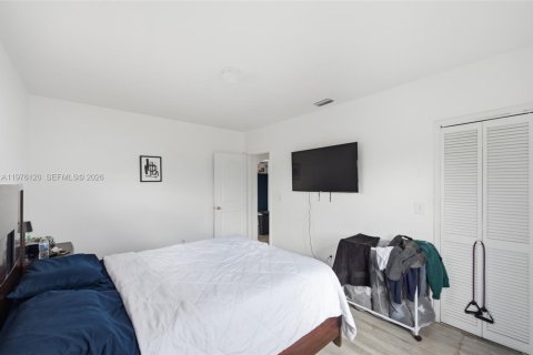 Commercial property in Miami, Florida 155.05 sq.m. № 2042795 - photo 9