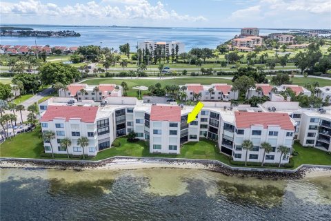 Condo à Saint Petersburg, Floride, 2 chambres  № 2349182