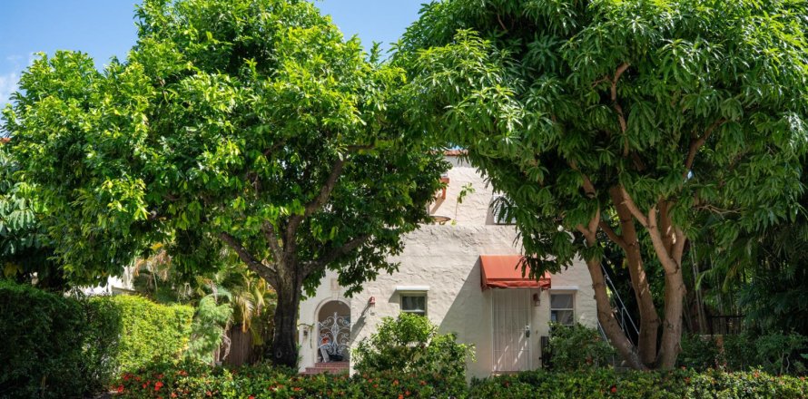 House in Palm Beach, Florida 5 bedrooms, 278.24 sq.m. № 2087649