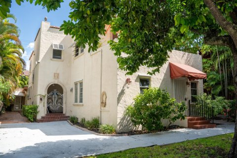 House in Palm Beach, Florida 5 bedrooms, 278.24 sq.m. № 2087649 - photo 2