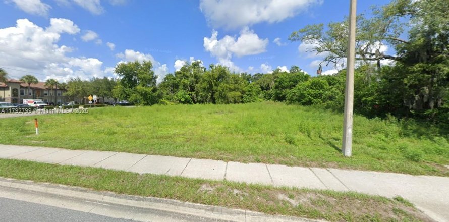 Commercial property in Winter Park, Florida № 2068321