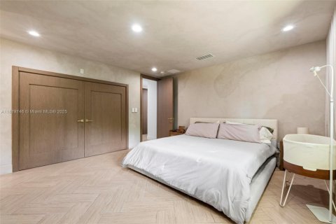 Villa ou maison à louer à Palmetto Bay, Floride: 4 chambres, 285.49 m2 № 1924410 - photo 14
