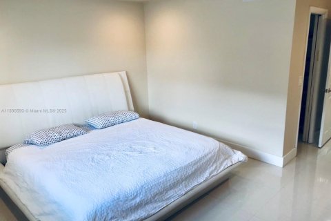 Condo in Hollywood, Florida, 1 bedroom  № 1950084 - photo 7