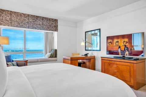 Condominio en alquiler en Miami, Florida, 2 dormitorios, 167.32 m2 № 2077034 - foto 2