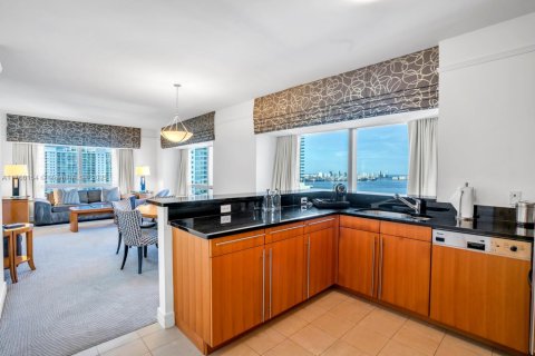 Condominio en Miami, Florida, 2 dormitorios № 2077034