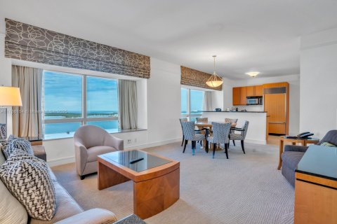 Condominio en alquiler en Miami, Florida, 2 dormitorios, 167.32 m2 № 2077034 - foto 8