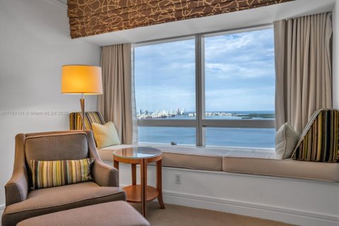 Condominio en alquiler en Miami, Florida, 2 dormitorios, 167.32 m2 № 2077034 - foto 18