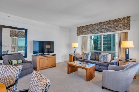 Condominio en alquiler en Miami, Florida, 2 dormitorios, 167.32 m2 № 2077034 - foto 10