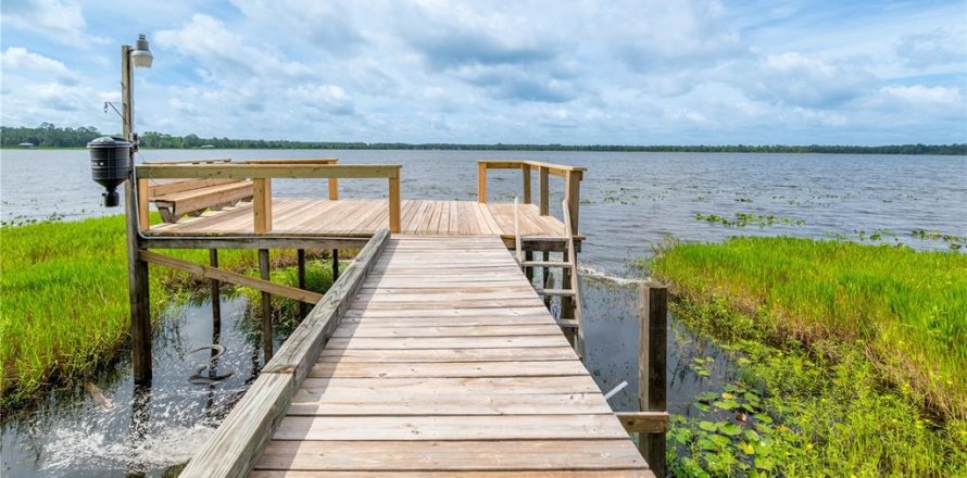 Villa ou maison à Starke, Floride 3 chambres, 160.72 m2 № 2147564
