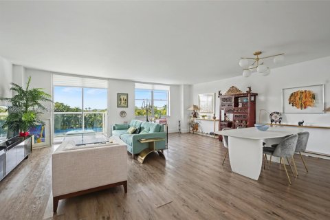 Copropriété à vendre à Bay Harbor Islands, Floride: 2 chambres, 137.87 m2 № 1982665 - photo 16