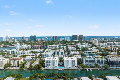 Copropriété à vendre à Bay Harbor Islands, Floride: 2 chambres, 137.87 m2 № 1982665 - photo 8