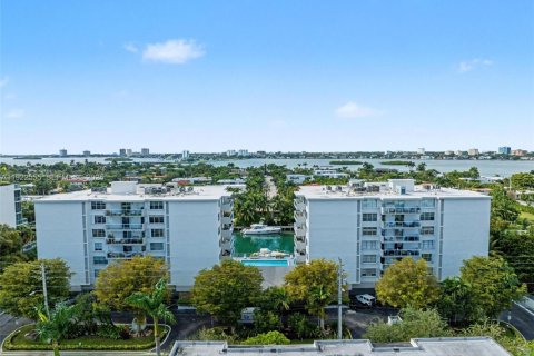 Copropriété à vendre à Bay Harbor Islands, Floride: 2 chambres, 137.87 m2 № 1982665 - photo 4