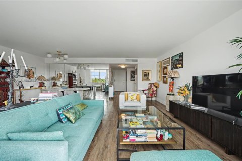 Copropriété à vendre à Bay Harbor Islands, Floride: 2 chambres, 137.87 m2 № 1982665 - photo 17