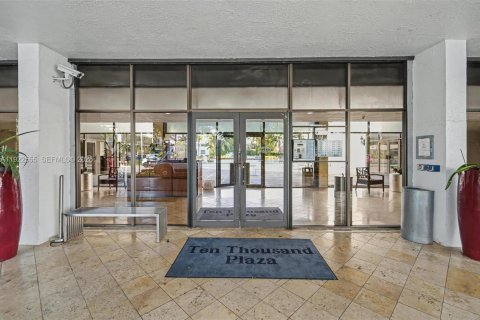 Copropriété à vendre à Bay Harbor Islands, Floride: 2 chambres, 137.87 m2 № 1982665 - photo 14