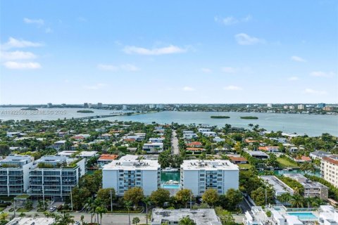 Copropriété à vendre à Bay Harbor Islands, Floride: 2 chambres, 137.87 m2 № 1982665 - photo 5