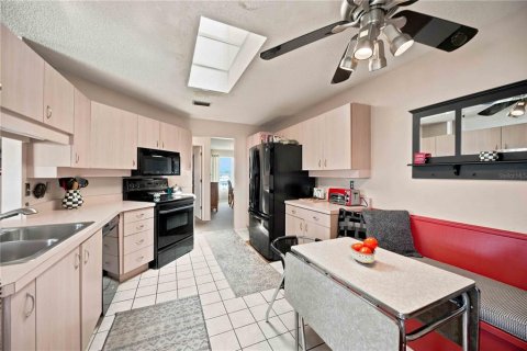 House in Bradenton, Florida 4 bedrooms, 184.32 sq.m. № 2329257 - photo 12