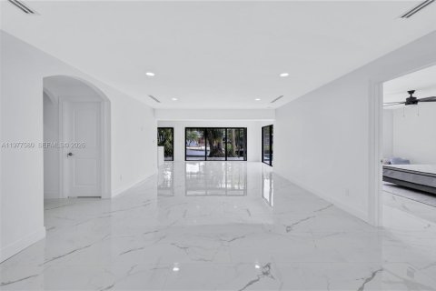 Villa ou maison à louer à Fort Lauderdale, Floride: 3 chambres, 180.14 m2 № 2041787 - photo 6