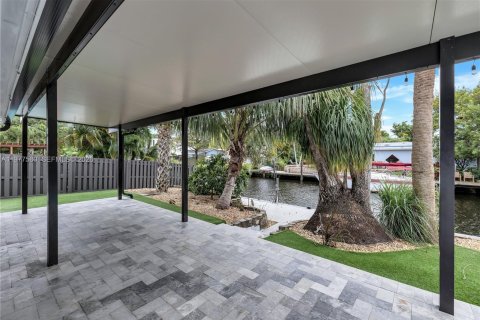 Villa ou maison à louer à Fort Lauderdale, Floride: 3 chambres, 180.14 m2 № 2041787 - photo 24