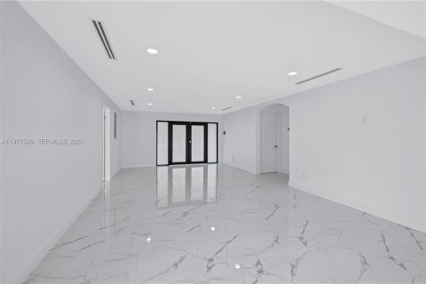 Villa ou maison à louer à Fort Lauderdale, Floride: 3 chambres, 180.14 m2 № 2041787 - photo 21