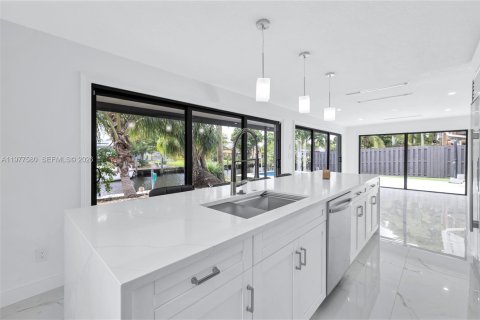 Villa ou maison à louer à Fort Lauderdale, Floride: 3 chambres, 180.14 m2 № 2041787 - photo 8