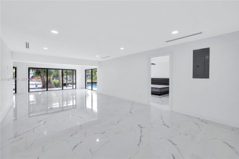 Villa ou maison à louer à Fort Lauderdale, Floride: 3 chambres, 180.14 m2 № 2041787 - photo 7