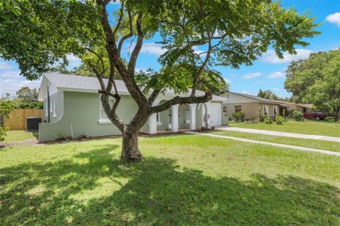 House in Orlando, Florida 3 bedrooms, 183.39 sq.m. № 1885617 - photo 3