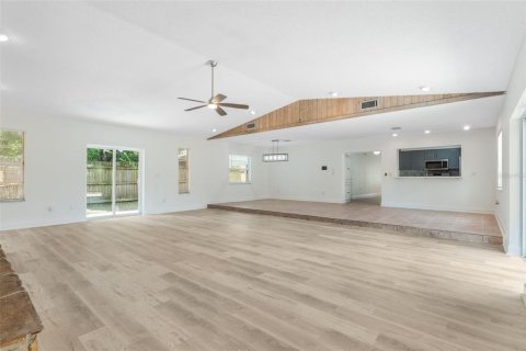 House in Orlando, Florida 3 bedrooms, 183.39 sq.m. № 1885617 - photo 16