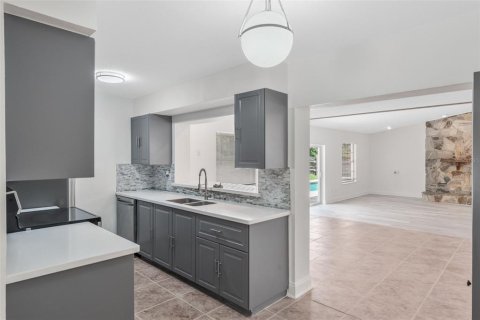 House in Orlando, Florida 3 bedrooms, 183.39 sq.m. № 1885617 - photo 8