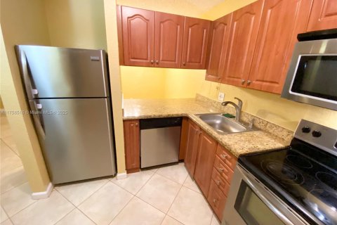 Condominio en venta en Sunrise, Florida, 1 dormitorio, 74.32 m2 № 1706457 - foto 4