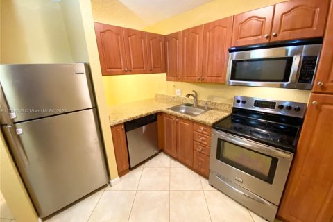 Condominio en venta en Sunrise, Florida, 1 dormitorio, 74.32 m2 № 1706457 - foto 3