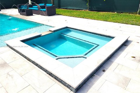 Villa ou maison à vendre à Miami, Floride: 4 chambres, 264.96 m2 № 1937970 - photo 26