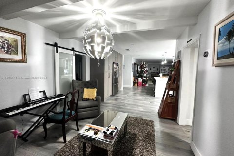 Casa en venta en Miami, Florida, 4 dormitorios, 264.96 m2 № 1937970 - foto 9