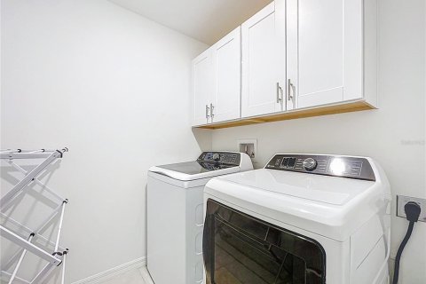 Townhouse in Zephyrhills, Florida 3 bedrooms, 166.02 sq.m. № 2105926 - photo 30