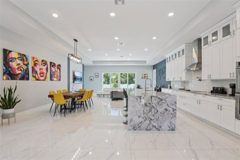 House in Belleair, Florida 4 bedrooms, 244.89 sq.m. № 1873105 - photo 21