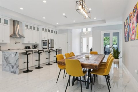 House in Belleair, Florida 4 bedrooms, 244.89 sq.m. № 1873105 - photo 20