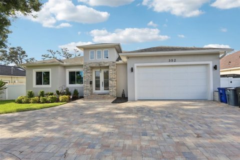 House in Belleair, Florida 4 bedrooms, 244.89 sq.m. № 1873105 - photo 4