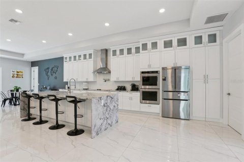 House in Belleair, Florida 4 bedrooms, 244.89 sq.m. № 1873105 - photo 22