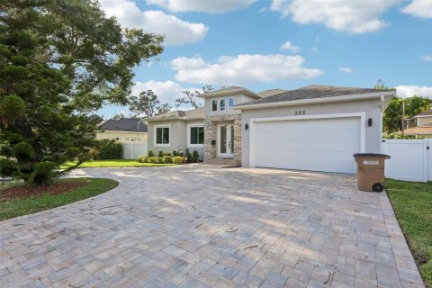 House in Belleair, Florida 4 bedrooms, 244.89 sq.m. № 1873105 - photo 5
