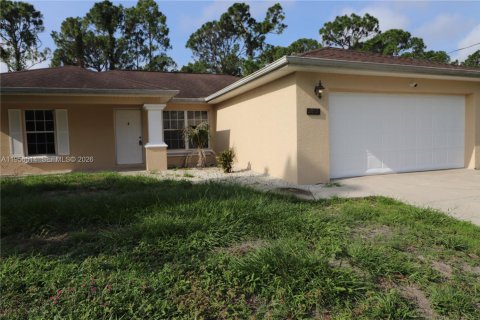 House in Lehigh Acres, Florida 3 bedrooms № 2010561