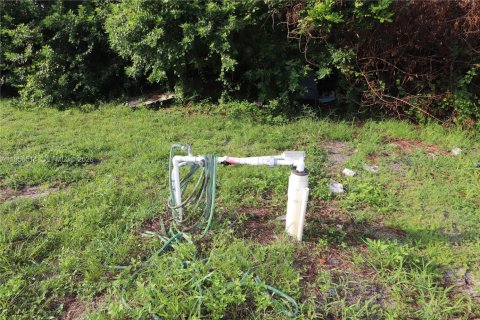 House in Lehigh Acres, Florida 3 bedrooms № 2010561 - photo 27