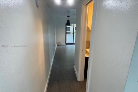 Apartment in Miami, Florida 2 bedrooms, 126.35 sq.m. № 1964676 - photo 11