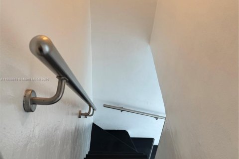 Apartment in Miami, Florida 2 bedrooms, 126.35 sq.m. № 1964676 - photo 16