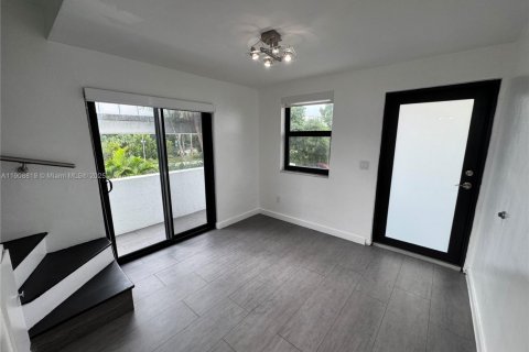 Apartment in Miami, Florida 2 bedrooms, 126.35 sq.m. № 1964676 - photo 8