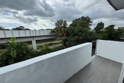 Apartment in Miami, Florida 2 bedrooms, 126.35 sq.m. № 1964676 - photo 29