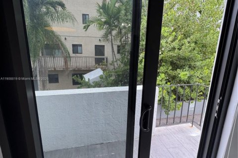 Apartment in Miami, Florida 2 bedrooms, 126.35 sq.m. № 1964676 - photo 9