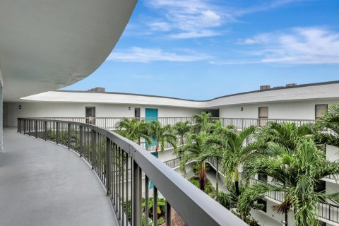 Condominio en alquiler en Stuart, Florida, 2 dormitorios, 94.2 m2 № 2082912 - foto 3