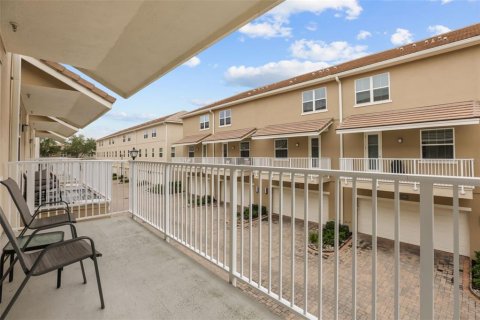 Townhouse in Lake Mary, Florida 3 bedrooms, 184.88 sq.m. № 2219534 - photo 7