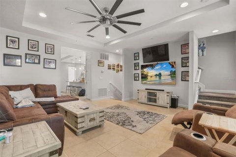 Townhouse in Lake Mary, Florida 3 bedrooms, 184.88 sq.m. № 2219534 - photo 12