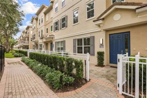 Townhouse in Lake Mary, Florida 3 bedrooms, 184.88 sq.m. № 2219534 - photo 2