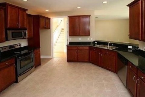 House in Tampa, Florida 3 bedrooms, 190.64 sq.m. № 1916927 - photo 8